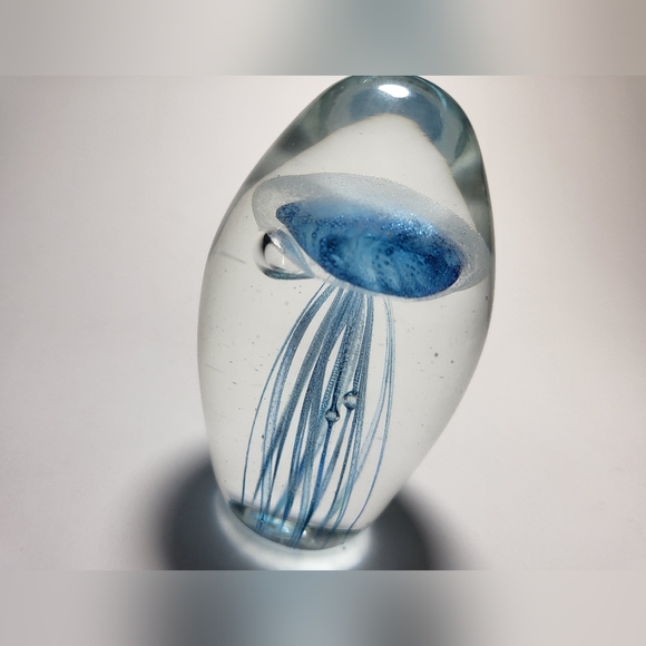 🕳️ Hand Blown Blue Jelly Fish Paperweight Art Piece (solid glass) - Picture 1 of 10